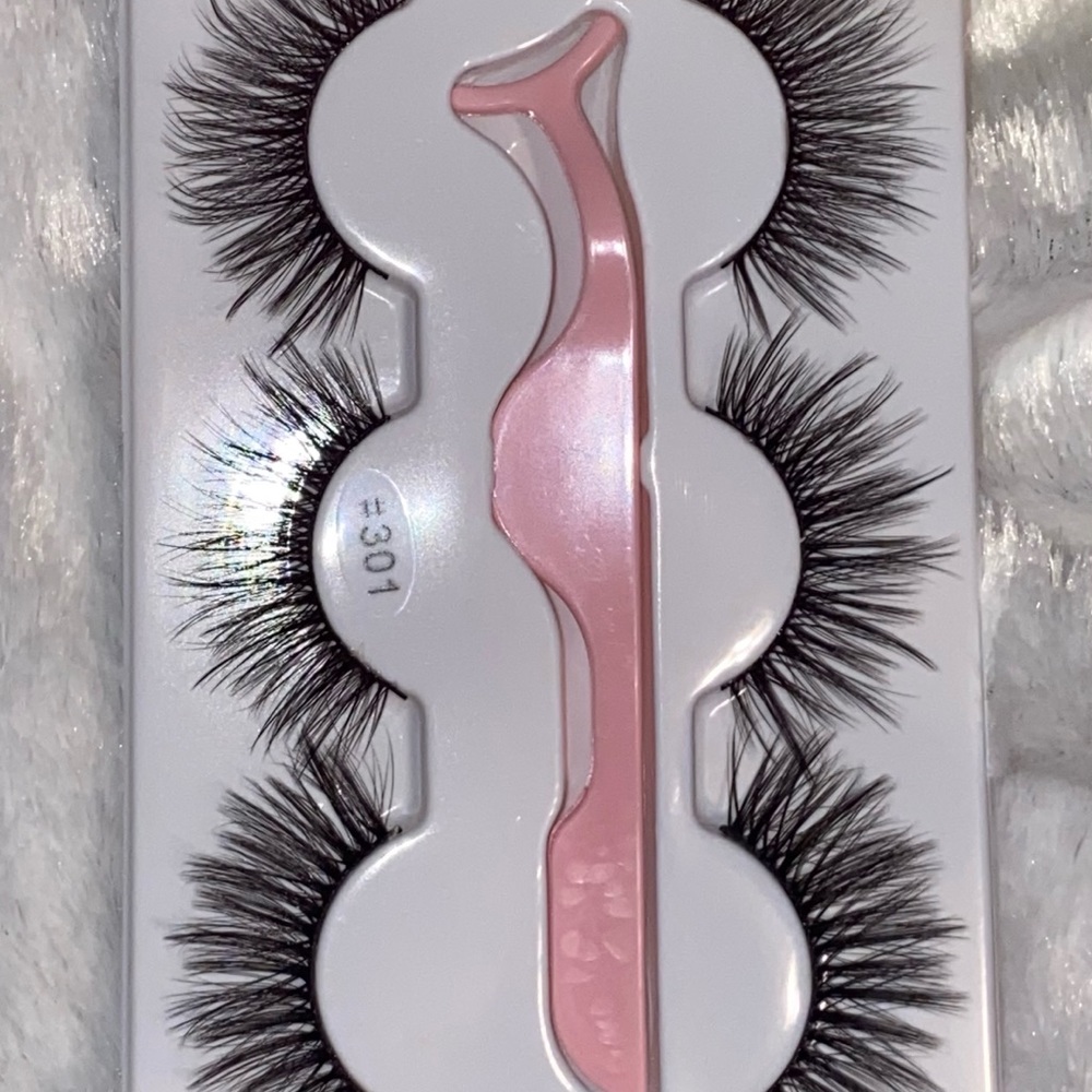 Lashes 😊 - Picture 4 of 11